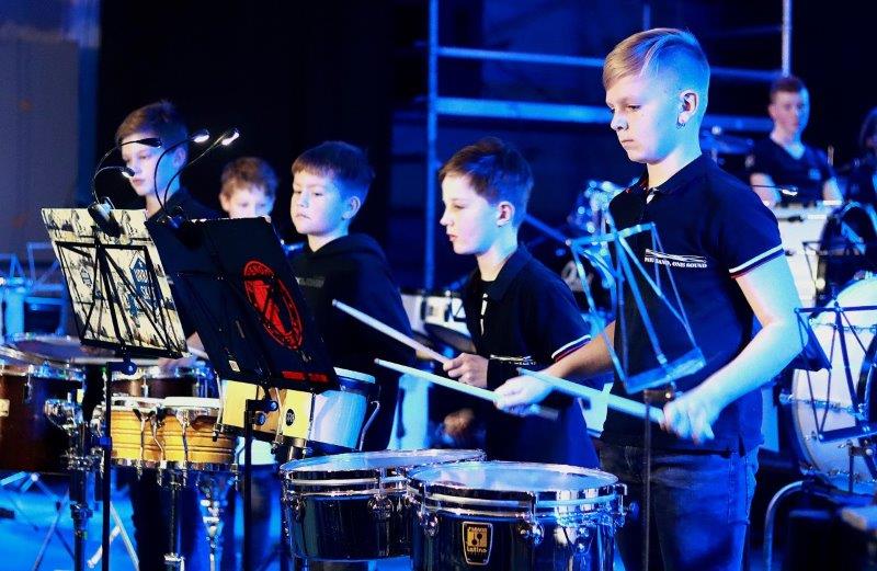 Geslaagd optreden jeugdige muzikanten tijdens Benefietfestival